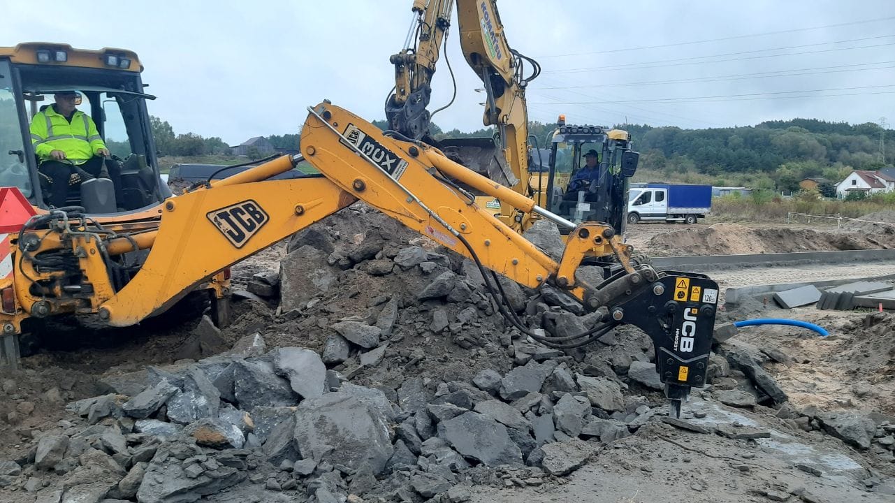 Ładowarka teleskopowa GÓRPOL na placu budowy